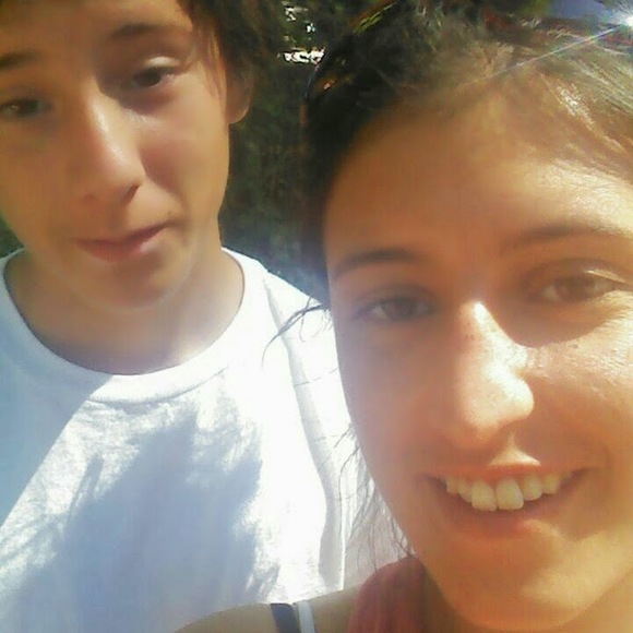 Meet your Posher, Britney - Picture 1 of 1